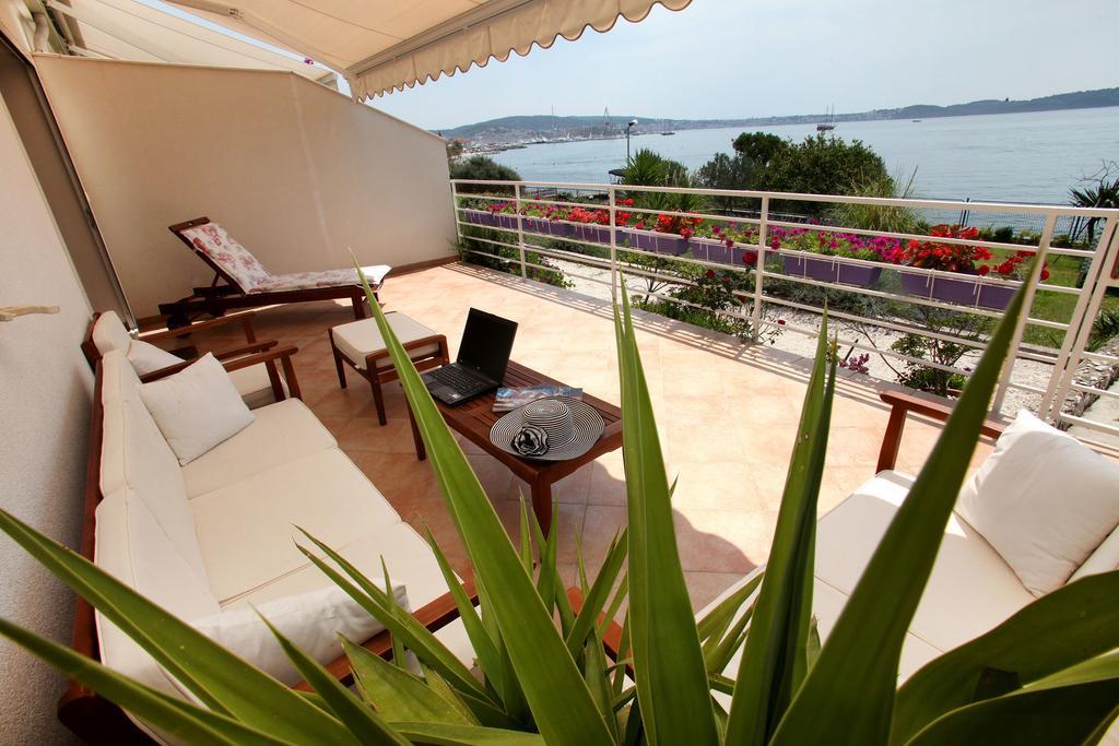 Gem Of The Sea Luxury Beach Apartment With Brand New Heating Infinity Pool Трогир Екстериор снимка