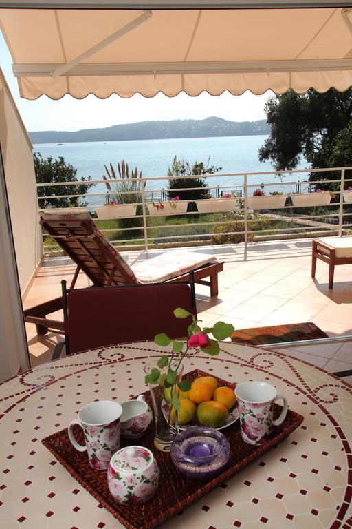 Gem Of The Sea Luxury Beach Apartment With Brand New Heating Infinity Pool Трогир Екстериор снимка