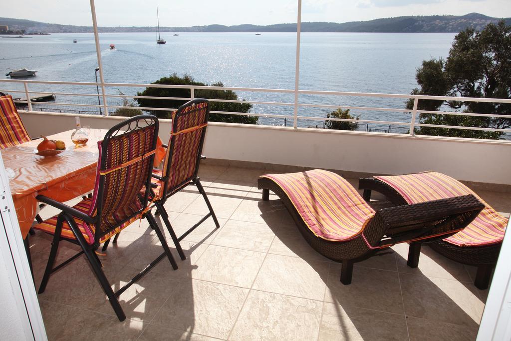 Gem Of The Sea Luxury Beach Apartment With Brand New Heating Infinity Pool Трогир Екстериор снимка