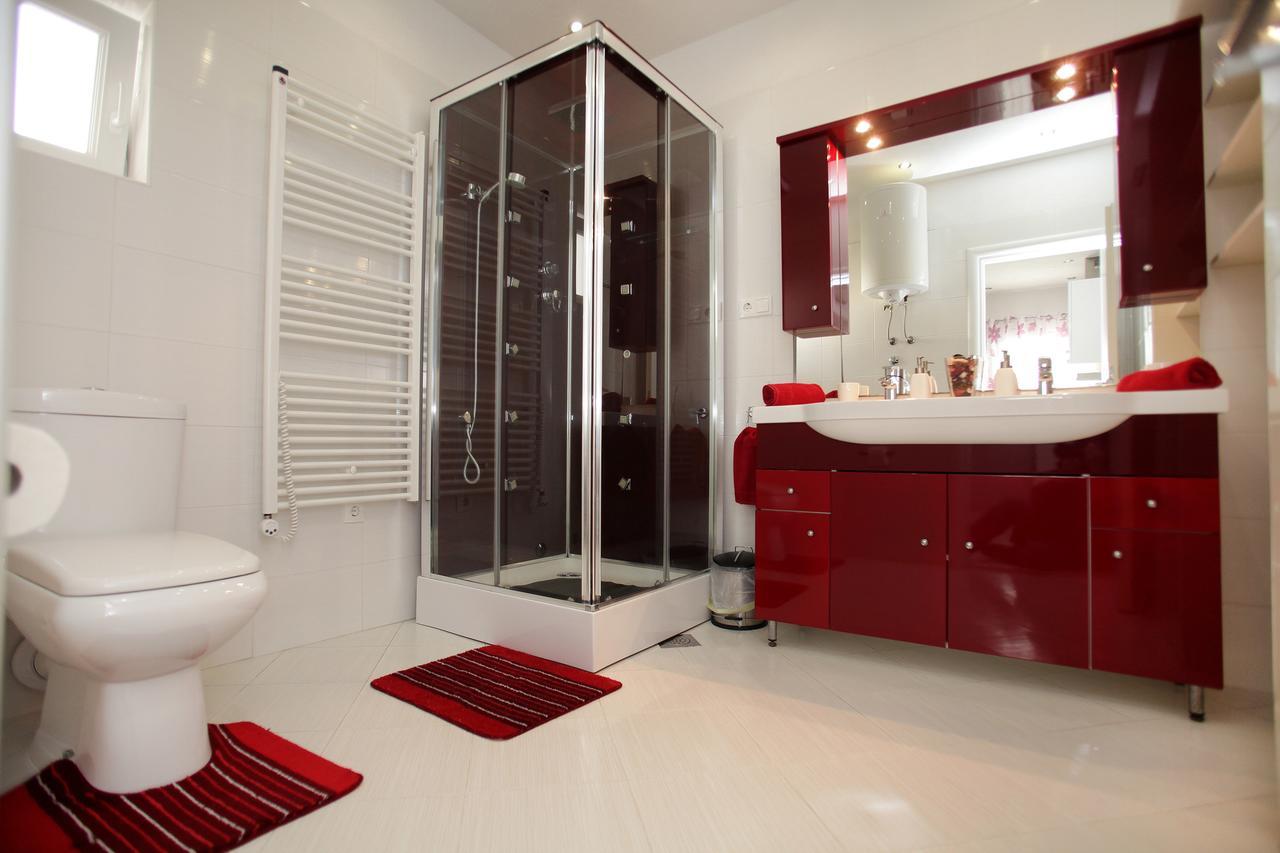 Gem Of The Sea Luxury Beach Apartment With Brand New Heating Infinity Pool Трогир Екстериор снимка