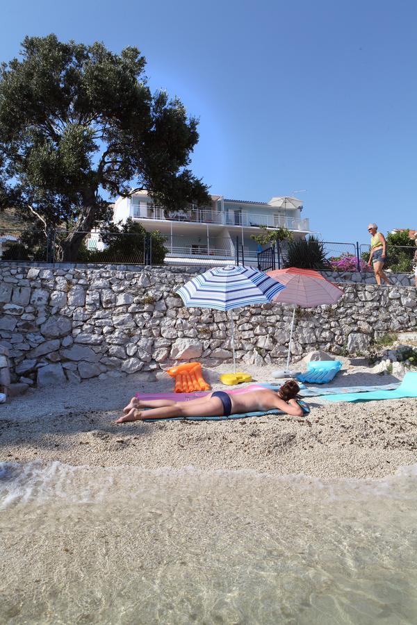 Gem Of The Sea Luxury Beach Apartment With Brand New Heating Infinity Pool Трогир Екстериор снимка