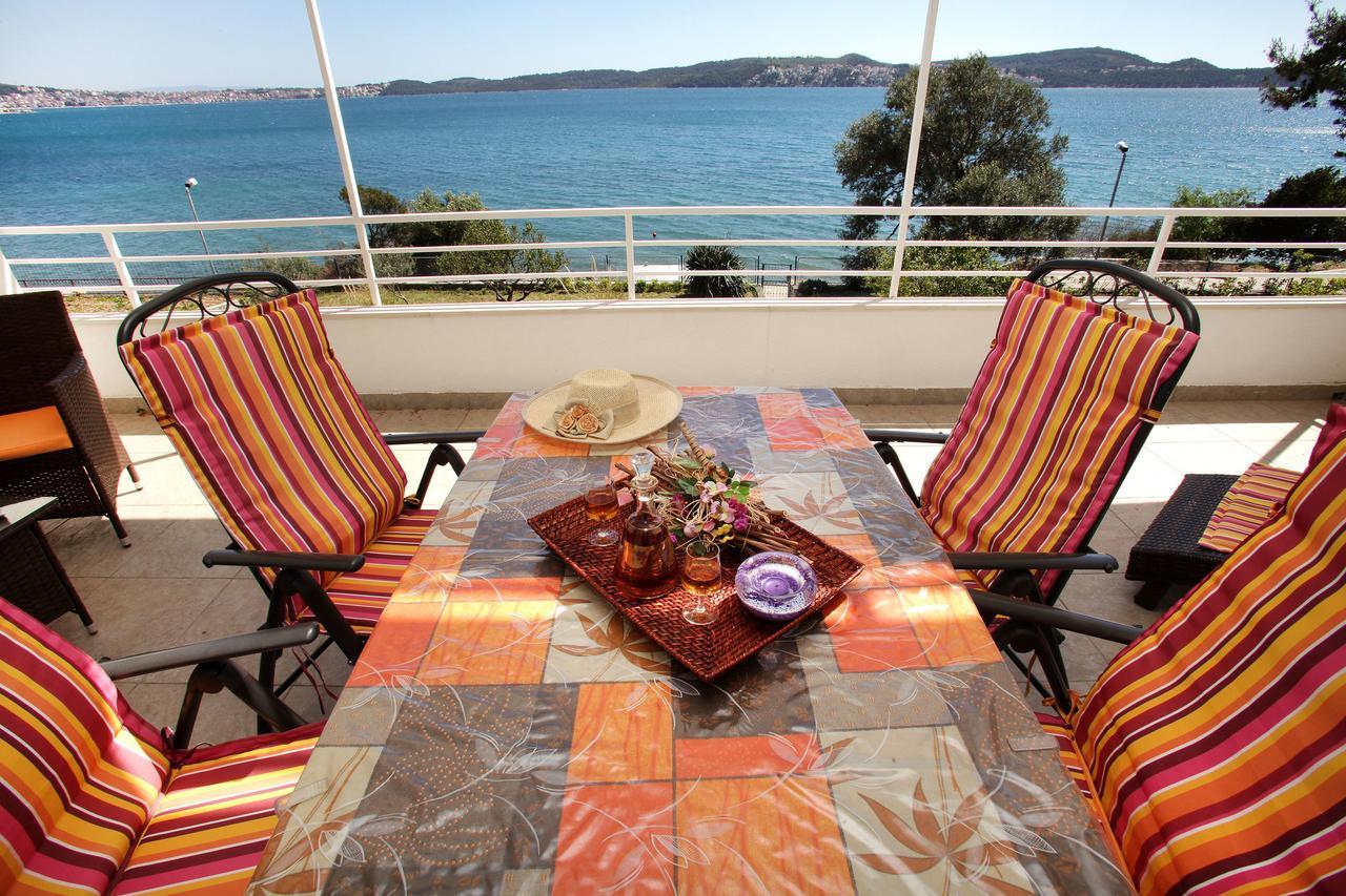 Gem Of The Sea Luxury Beach Apartment With Brand New Heating Infinity Pool Трогир Екстериор снимка